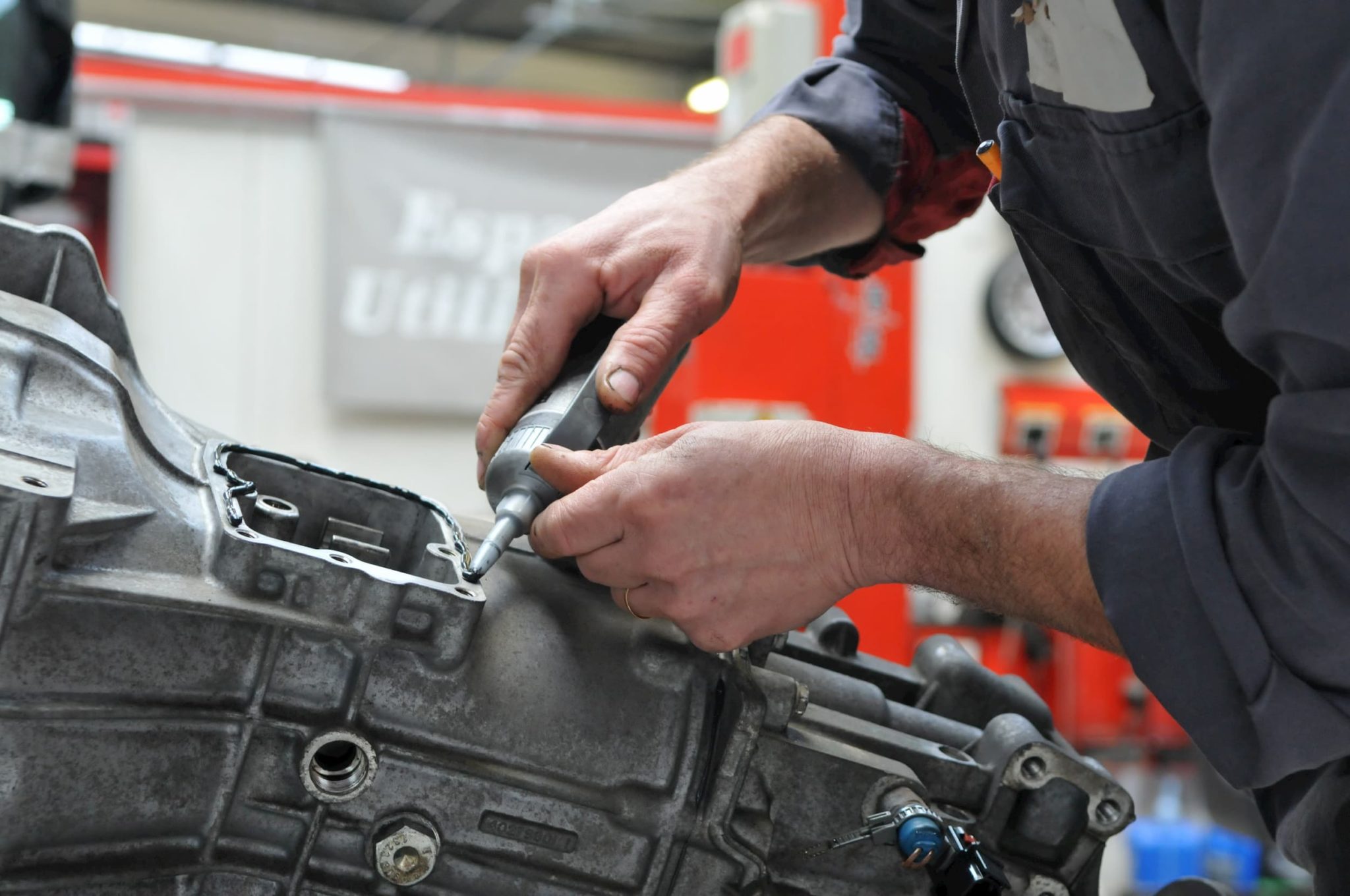 mécanicien véhicule utilitaires renault trucks emploi