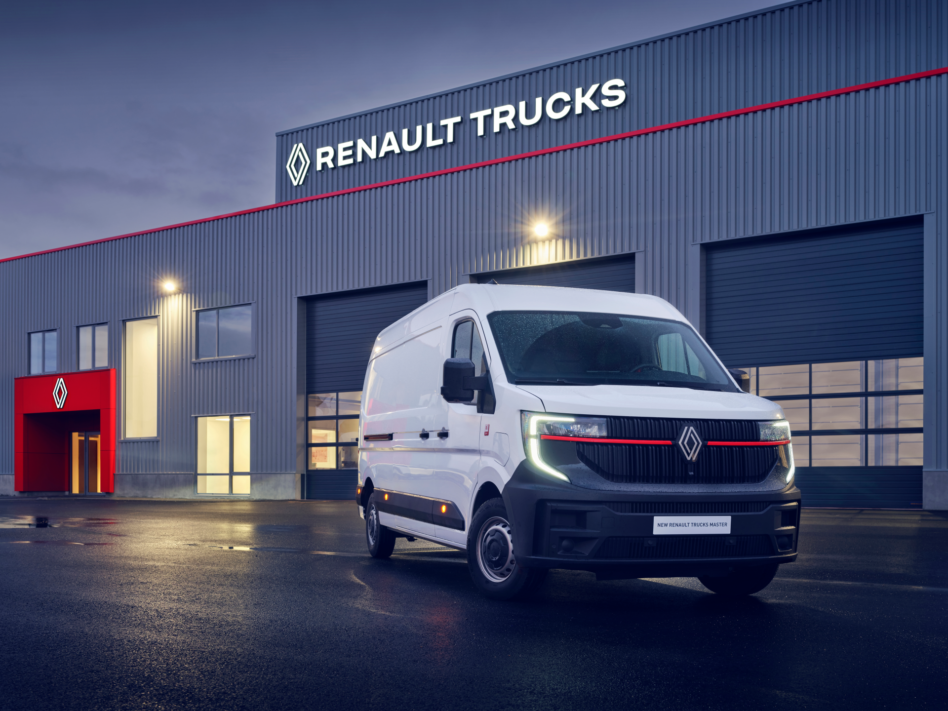 Master 4 Renault Trucks - véhicule utilitaire blanc