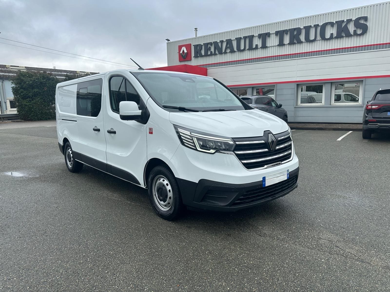 trafic red edition Renault Trucks
