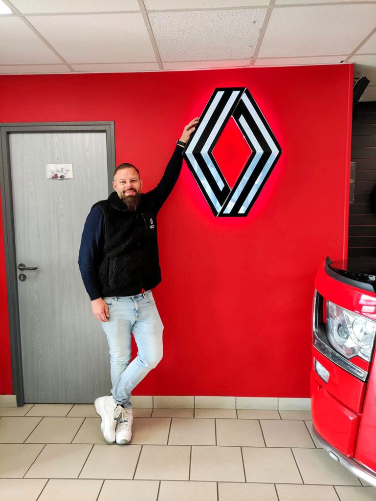 Portrait n°6, Yann, commercial pièces de rechange et accessoires, le poids lourd drouais, groupe renaudeau